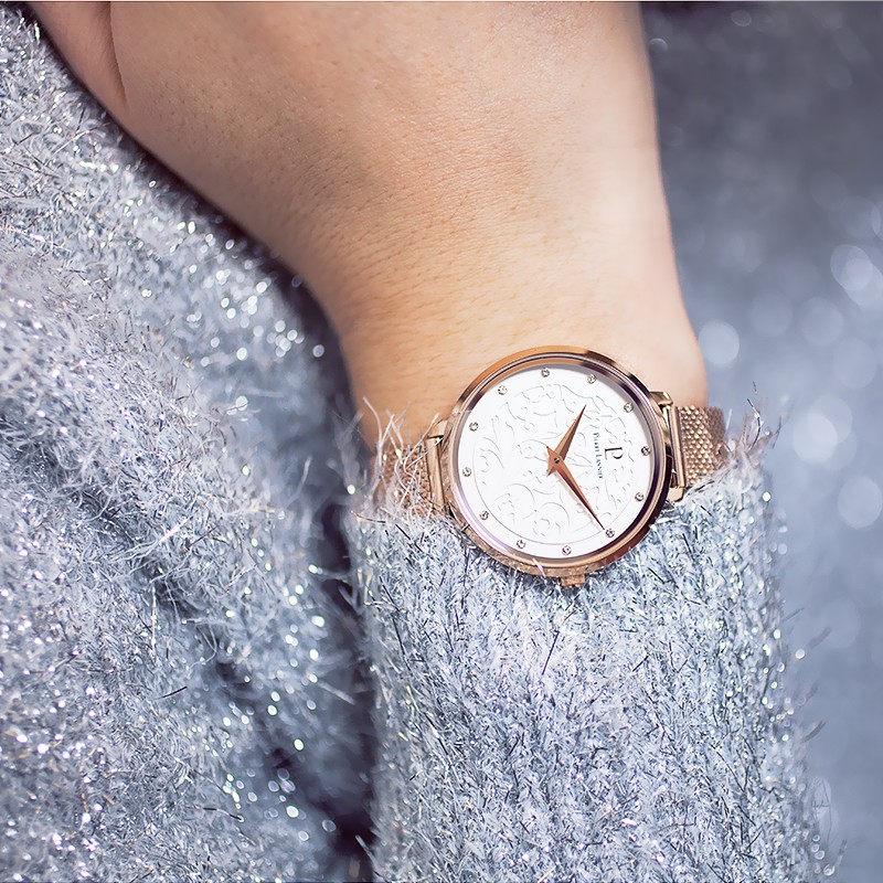 Montre automatique femme : un accessoire de mode fonctionnel et